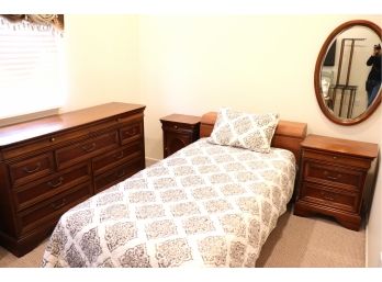Quality Lexington 9 Drawer Dresser With 2 Coordinating Nightstands, Beveled Wall Mirror & Twin Platform Bed