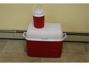 Vintage Rubbermaid 13 Gallon Ice Chest With Re-freezable Interior Pack & .5 Gallon Thermos Jug