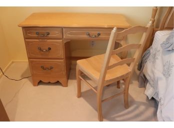 Vintage Ethan Allen Light Wood Childrens 4 Drawer Desk With Chair