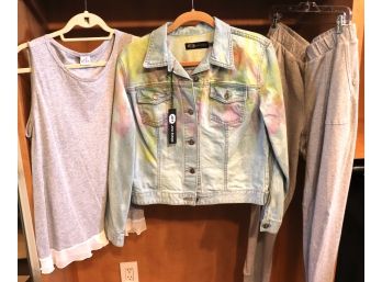 3 Pieces Of Womens Casual Clothing  Perfect For The Weekend!