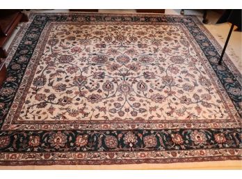 Arabesque Style Finely Handmade Wool Area Rug With Center Medallion