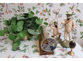 Beautiful Colonial Style Monkey Ceramic Figurines And Other Decorative Items