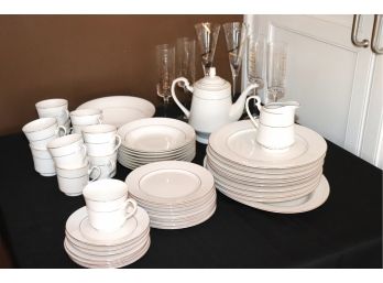 Collection Of Royal Majestic Fine China 8404