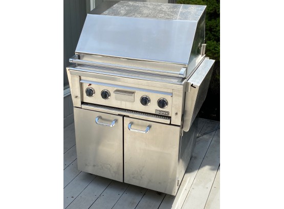 Lynx Stainless Steel Natural Gas Barbecue Grill With Two Side Shelves  PICKUP LOCATION IS WOODBURY LI NY