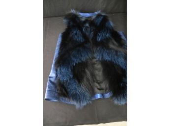 Beautiful Blue Dyed Fox Vest With Lamb Leather Lining By Elie Tahari Size Approximately 10-12 M/L