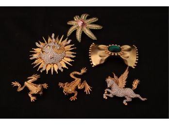 Collection Of Beautiful Brooches & Pins Includes Ciner Floral Piece, Signed Frog SD, Pegasus