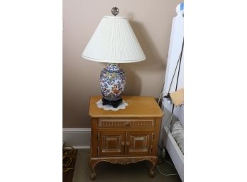 Quoizel Floral Asian Ginger Jar Style Lamp & Small Pine Antiqued Finish Nightstand