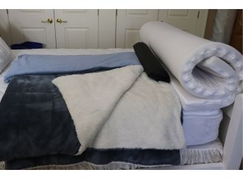 Full Size Foam Mattress Topper Made By Carpenter With Fleece Blanket & Knee/Ankle Rest Pillow