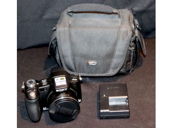 Sony 9.1 Mega Pixel Digital Camera With Carrying Case
