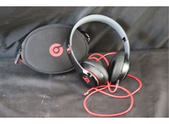 60.Beats Solo Wireless Headphones With Case & Wire