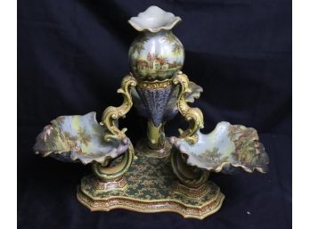 Beautiful Vintage Italian Majolica Signed Centerpiece With A Small Chip, Signed Minghetti