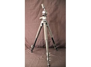Manfrotto 3030 Made In Italy Professional Camera Tripod Distributed By Bogen 3221w