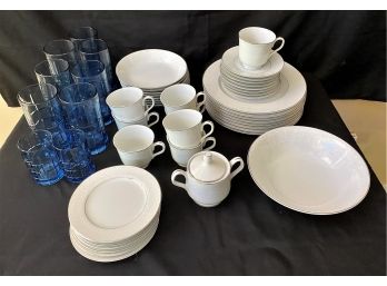 Collection Of Assorted Cups & Plates Includes Carlion Plymouth & More