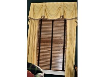 Set Of  3 Yellow/Gold Checkered Window Panels Approximately 60 Inches X 104 Inches With Swag Valance