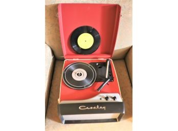Crosley Small Record Player Looks Like It's In Great Condition - Very Nice  In Cranberry, Black, Silver & Whit