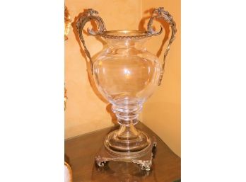 Beautiful Decorative Centerpiece Vase With Handles On A Quality Base Made Of Brass With Handles