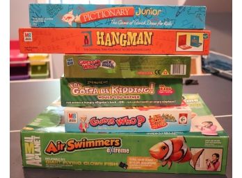 Lot Of Assorted Children's Board Games, Guess Who, Hangman, Pictionary Junior