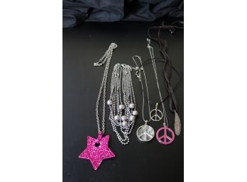 Lot Of Women's Costume Necklaces, Peace Signs And More