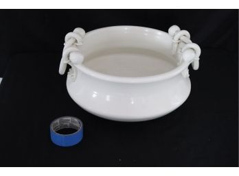 Vintage Off-White Ceramic Wash Basin