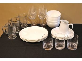 Collection Includes Assorted Hotel Collection White Service For 4  With Extra Surprises