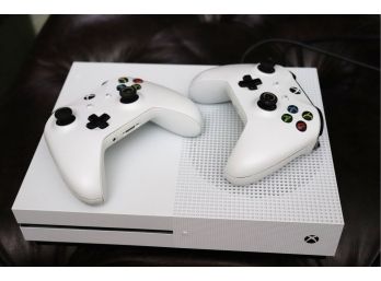 Xbox One S With 2 Controllers & Power Cord