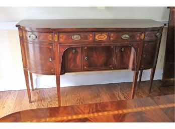 Gorgeous Mahogany Hepplewhite Style Sideboard/Buffet, Curved Doors Drawers With Inlaid Shell & Fan Detailing