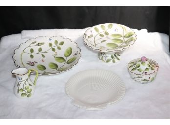 Royal Worcester Serving Set In The Blind Earl Pattern With Pair Of Wedgwood Etruria Shell Shaped Dishes