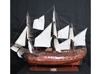 'HMS Endeavour' 1768 Highly Detailed Beautiful Handmade Wood Sail Ship Model. Amazing Detail Throughout