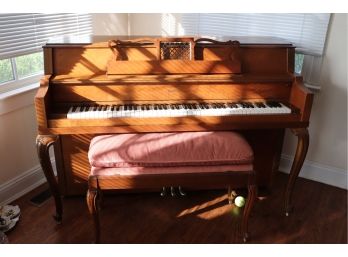 Hampton Piano Id 337870 - Great Piano For Beginners, Includes Piano Bench