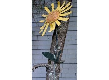 Unique Painted Metal Sunflower Lawn Ornament
