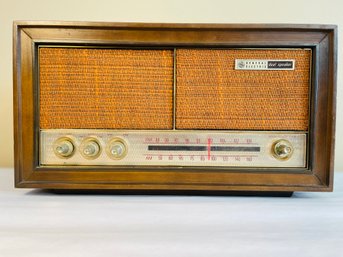 Vintage Radio (See Details)