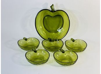 Vitnage Green Glass Apple Serving Bowl Dish Set