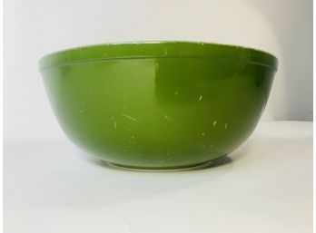 Large Vintage Green Pyrex Mixing Bowl (2.5 Quart)
