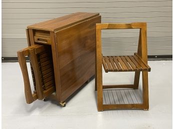 Mid Century Modern Gateleg Table With 3 Folding Chairs