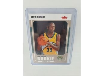 Kevin Durant Fleer Rookie Card (2008) #212