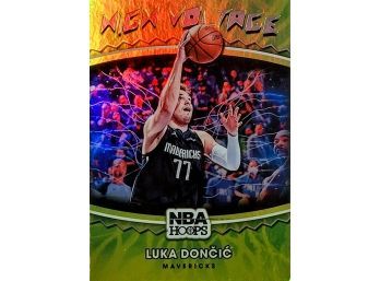 2021-22 PANINI NBA HOOPS LUKA DONCIC #25 HIGH VOLTAGE INSERT DALLAS MAVERICKS