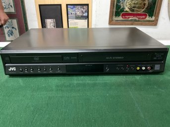 JVC HR-XVC11 - VCR / DVD Combo Player