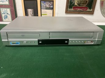 Insignia IS-DVD040924A - DVD / VCR Combo Player