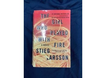 The Girl Who Played With Fire - Steig Larsson