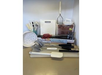 Lot Of Assorted Kitchen Items