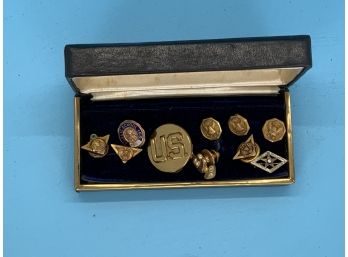 Random Lot Of Vintage Gold Colored Pins