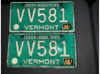Pair Of Vermont License Plates - VV581