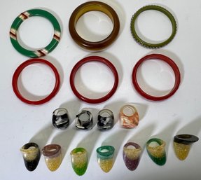 (17) Vintage Lucite Jewelry Lot Bracelets And Rings