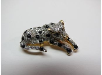 Vintage Costume Resting Leopard Pin Brooch