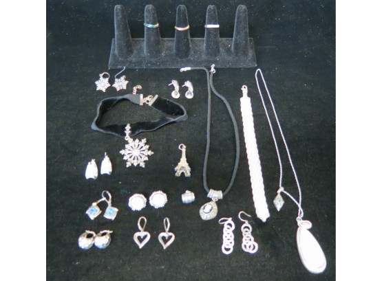 (17) Sterling Silver .925 Earrings, Necklaces, Bracelet, Rings, Etc Jewelry Lot