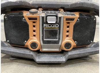 RIDGID R84082 Radio