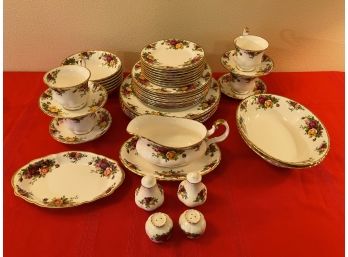45 Pieces Of Old Country Rose Royal Albert