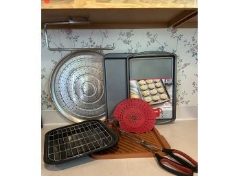 8 Pc Baking And Kitchen Items