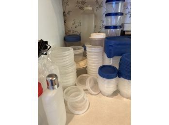Lg Lot Of Plastic Food Containers
