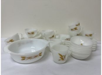 Fire-king Archor Hocking Wheat Glass Ovenware Set